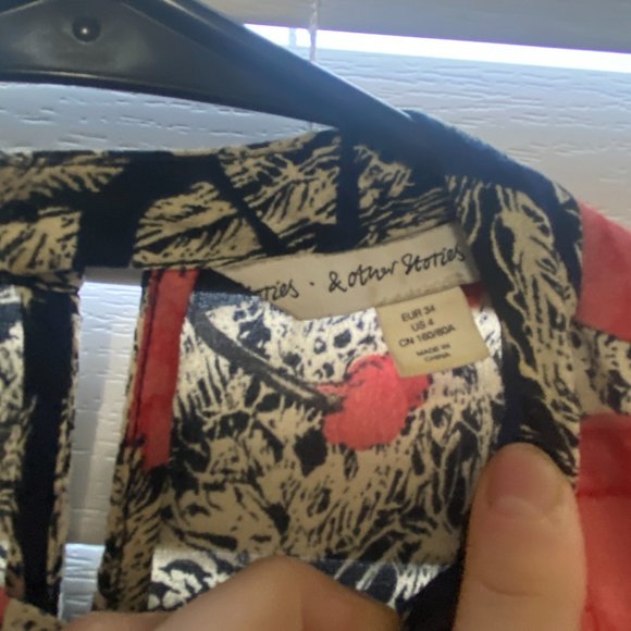 & Other Stories above-the-knee-length dress with bird print - Picture 2 of 3